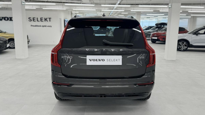 Volvo XC90 B5 AWD ULTIMATE DARK REZERVACE