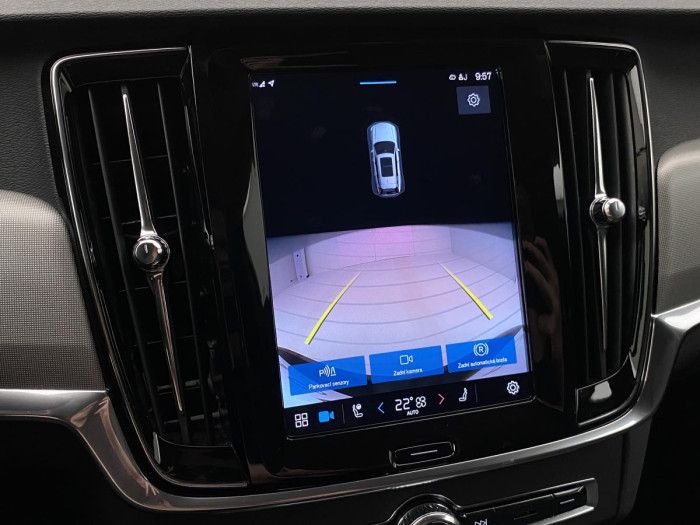 Volvo V90 B4 AWD CORE AUT REZERVACE