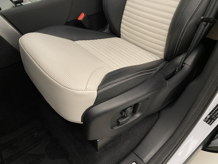 Land Rover Discovery D250 SE AWD AUT REZERVACE 3.0 d SE