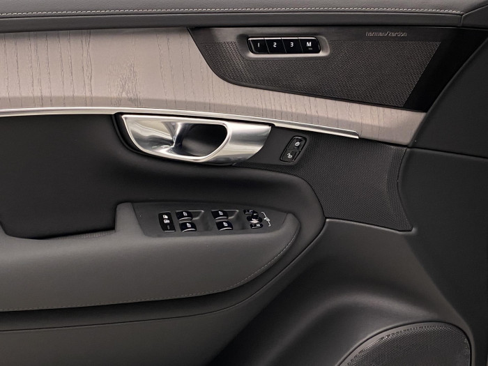 Volvo XC90 T8 AWD RECHARGE DARK PLUS 7m