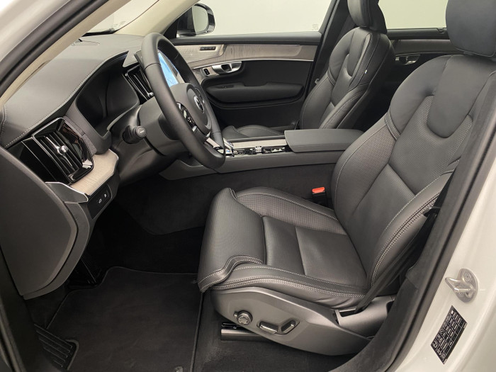 Volvo XC90 T8 AWD RECHARGE DARK REZERVACE