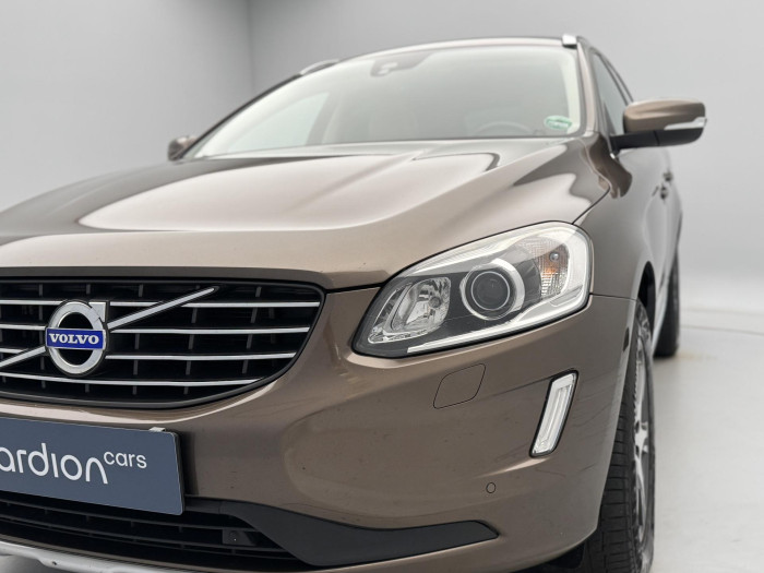 Volvo XC60 D4 AWD SUMMUM AUT REZERVACE 2.4 d Summum