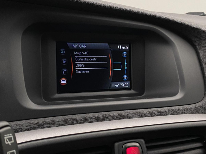 Volvo V40 T2 NEZÁVISLÉ TOPENÍ REZERVACE