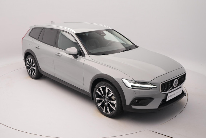 Volvo V60 CC B5 AWD PLUS AUT 1.maj
