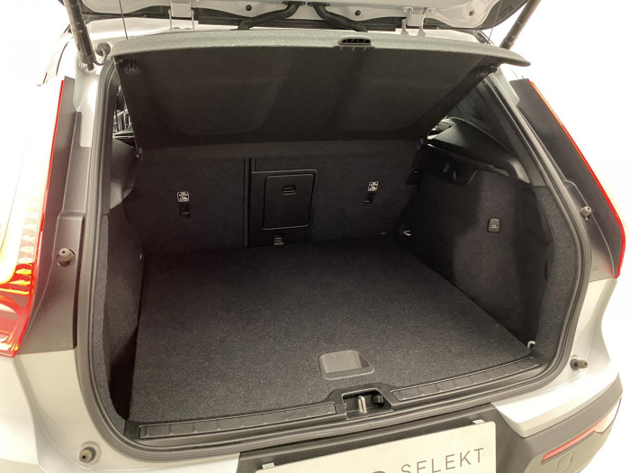Volvo XC40 T3 R-DESIGN AUT 1.maj.