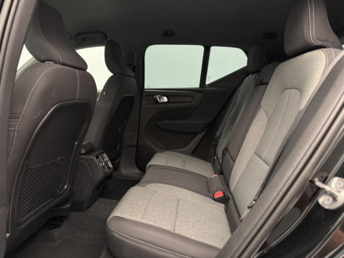 Volvo XC40 T2 MOMENTUM PRO REZERVACE 1.5 Momentum