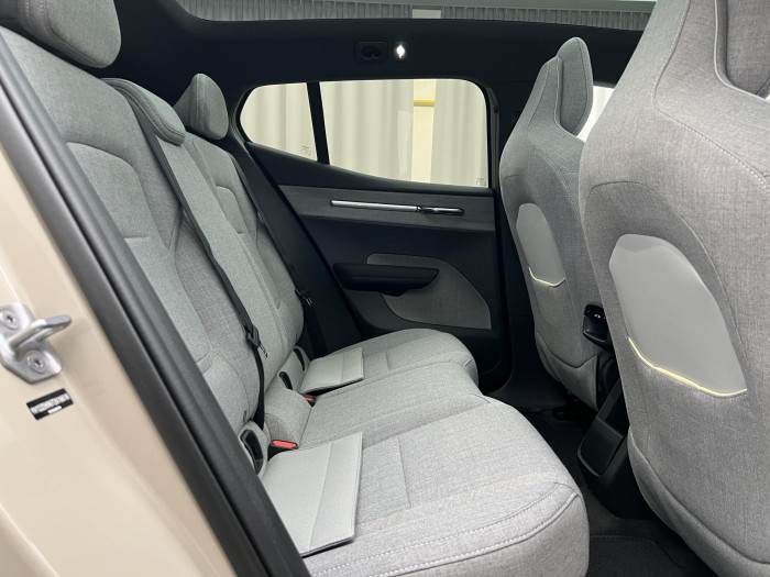 Volvo EX30 PURE TWIN PERFORMANCE ULTRA