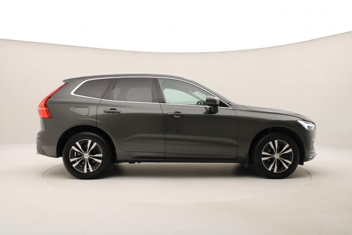 Volvo XC60 B4 AWD MOMENTUM REZERVACE 2.0 Momentum