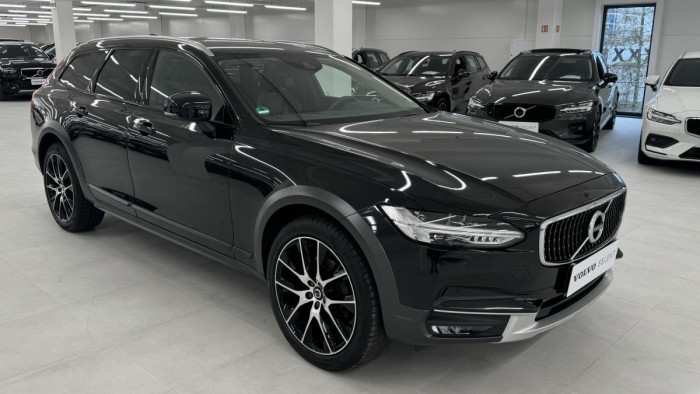 Volvo V90 CROSS COUNTRY D4 AWD REZERVACE 2.0 d