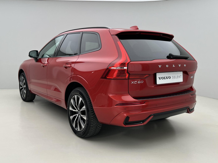 Volvo XC60 B4 AWD PLUS DARK AUT 1.maj.