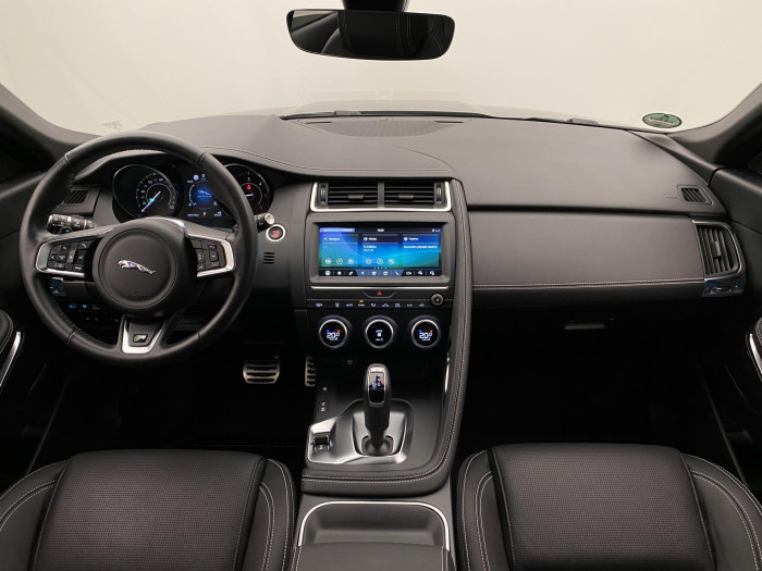 Jaguar E-Pace AWD R-DYNAMIC SE REZERVACE 2.0 Dynamic SE