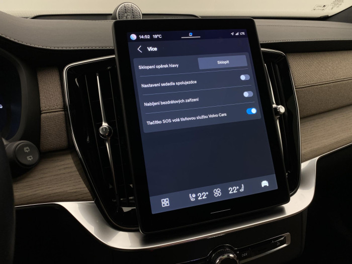 Volvo XC90 T8 AWD RECHARGE REZERVACE