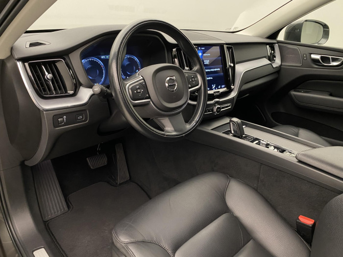 Volvo XC60 B4 AWD DARK PLUS AUT