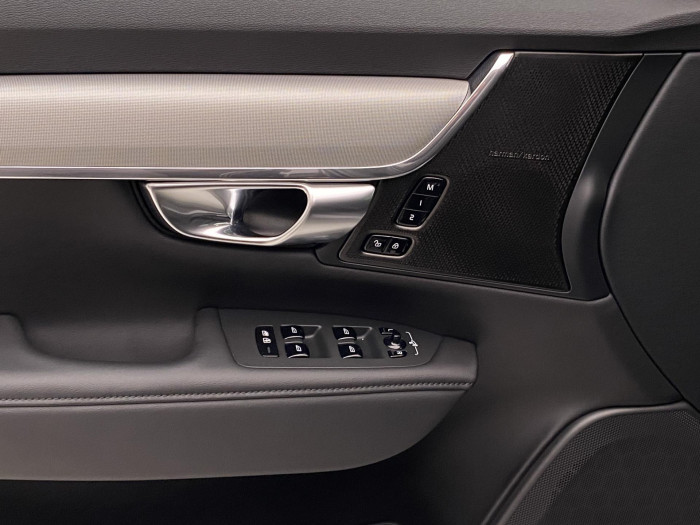 Volvo V90 T6 AWD PLUG-IN DARK PLUS AUT