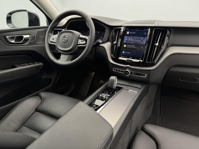Volvo XC60 B4 AWD PLUS DARK AUT