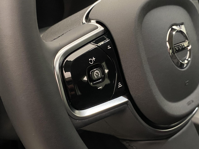 Volvo XC60 B4 AWD PLUS DARK AUT CZ