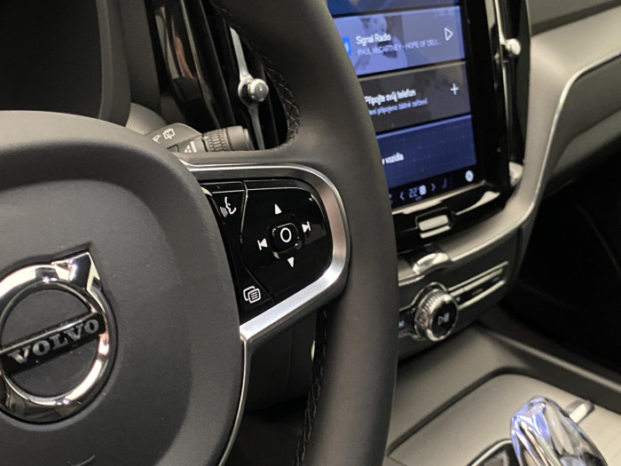 Volvo XC60 T6 AWD PLUS RECHARGE AUT 1.maj