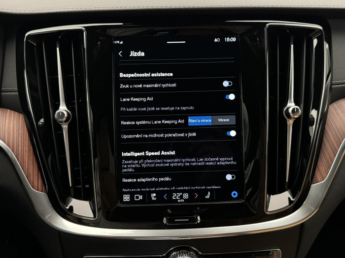 Volvo V60 CC B5 AWD ULTIMATE REZERVACE 2.0 CC CC