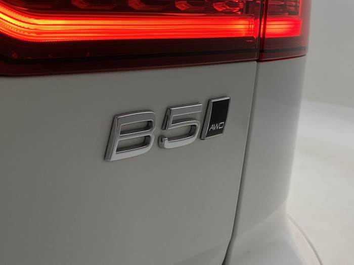 Volvo V60 CC B5 AWD ULTIMATE AUT 1.maj 2.0 CC CC