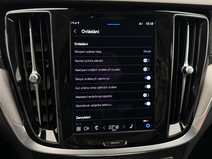Volvo V60 CC B4 AWD ULTIMATE REZERVACE 2.0 CC CC