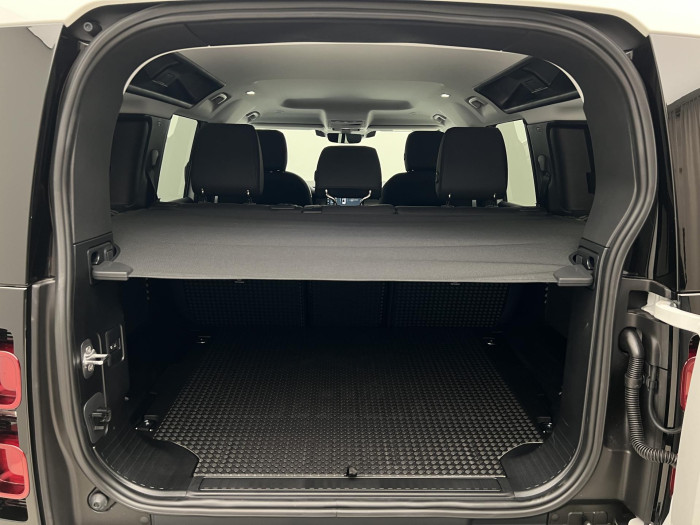 Land Rover Defender 110 D200 S AWD Aut REZERVACE 3.0 d