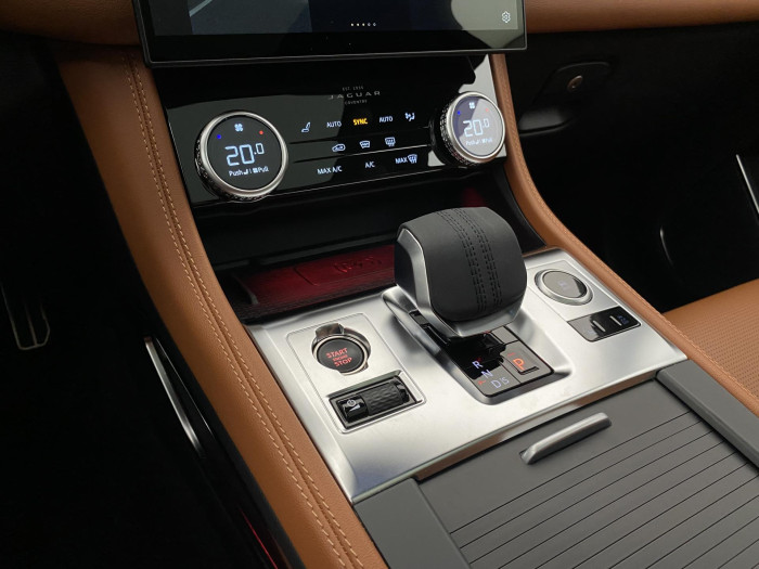 Jaguar F-Pace REZERVACE