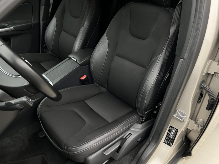 Volvo XC60 D4 AWD MOMENTUM AUT 2.4 d Momentum