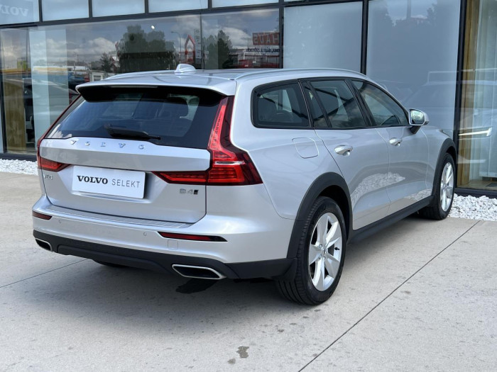 Volvo V60 CROSS COUNTRY B4 AWD REZERVACE