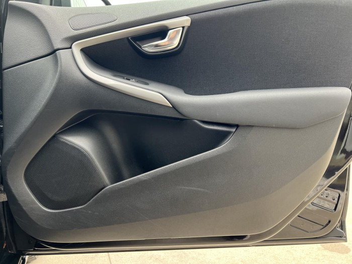 Volvo V40 D2 NAVIGACE 1.maj. 2.0 d
