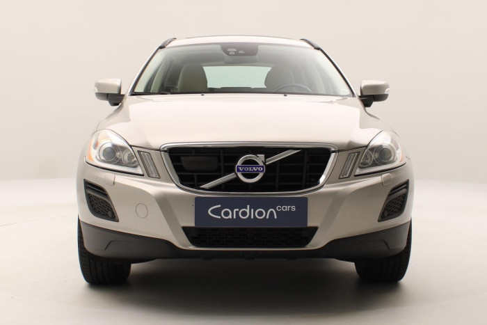 Volvo XC60 D5 AWD MOMENTUM AUT REZERVACE 2.4 d Momentum