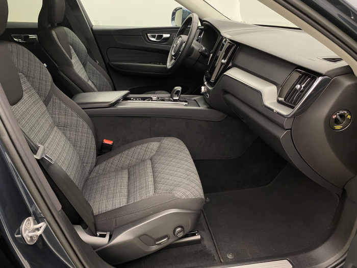 Volvo XC60 B4 AWD CORE AUT CZ