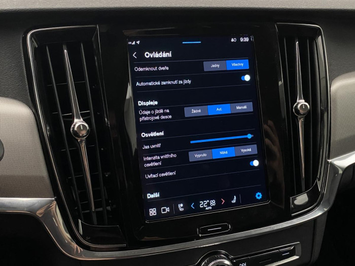Volvo V90 B4 AWD CORE AUT REZERVACE