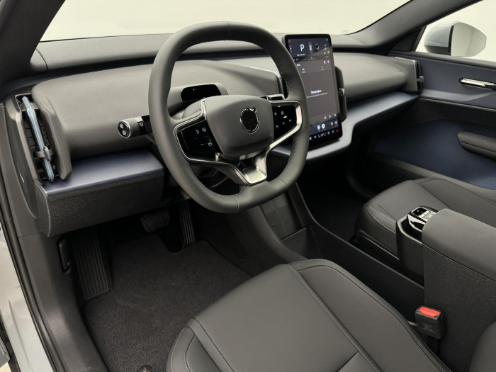 Volvo EX30 PURE ELECTRIC RECHAR. CORE RWD