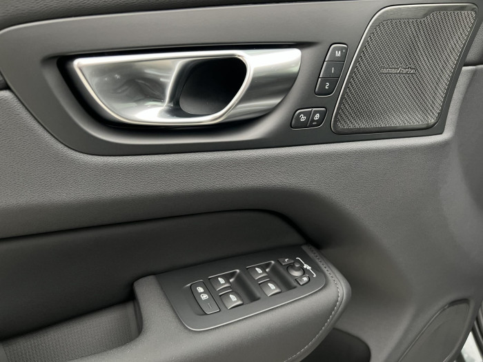 Volvo XC60 T6 AWD RECHARGE DARK ULTRA AUT