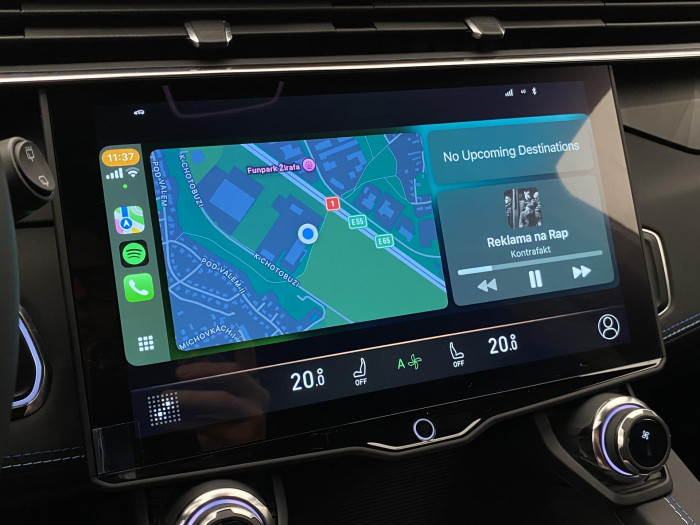 Lynk & Co 01 PHEV DCT REZERVACE