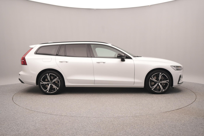 Volvo V60 T6 AWD Plug-in DARK ULTRA