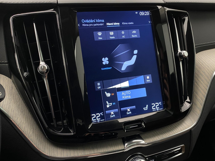 Volvo XC60 T6 AWD INSCRIPTION AUT CZ