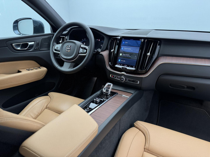 Volvo XC60 B4 AWD PLUS BRIGHT CZ 1. maj