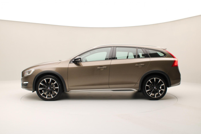 Volvo V60 CC D4 AWD SUMMUM AUT 2.4 d CC CC Summum
