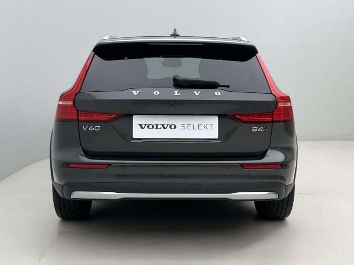 Volvo V60 CC B4 AWD PLUS AUT 1.maj.