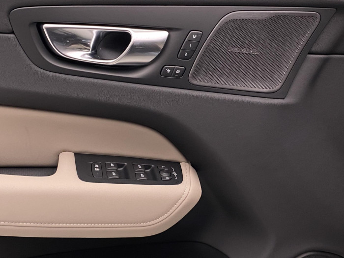 Volvo XC60 T6 AWD AUT DARK PLUS