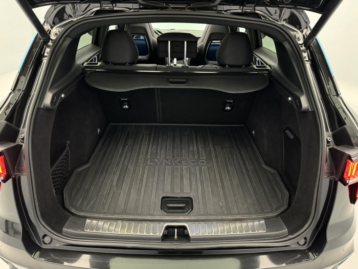 Lynk & Co 01 PHEV DCT AUT 1.maj