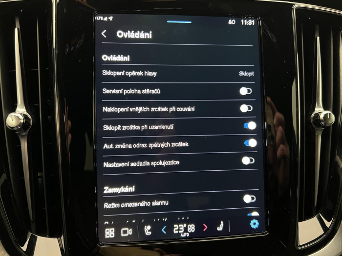 Volvo V60 T6 AWD RECHARGE PLUS DARK AUT