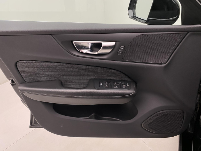 Volvo V60 T6 AWD RECHARGE CORE AUT