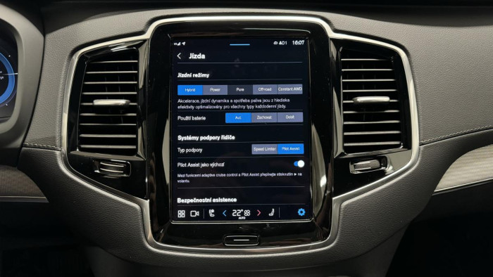 Volvo XC90 T8 AWD ULTIMATE DARK REZERVACE