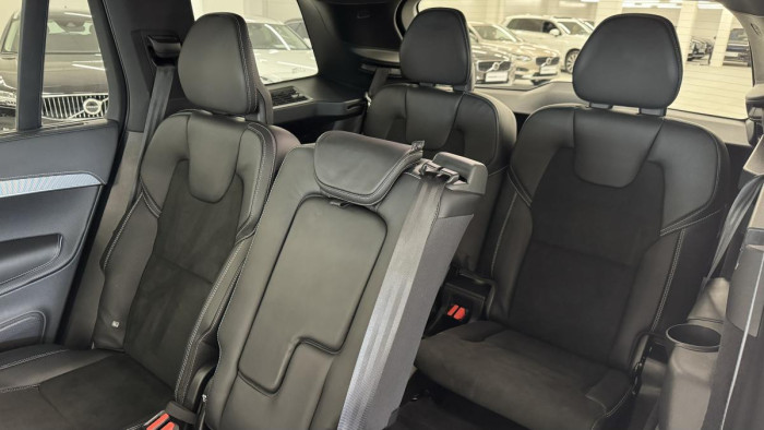 Volvo XC90 B5 AWD R-DESIGN AUT REZERVACE