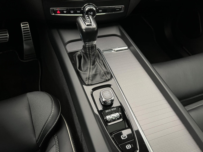 Volvo XC60 T4 R-DESIGN AUT