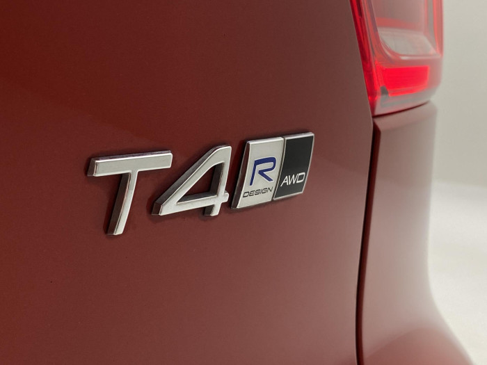 Volvo XC40 T4 AWD R-DESIGN AUT