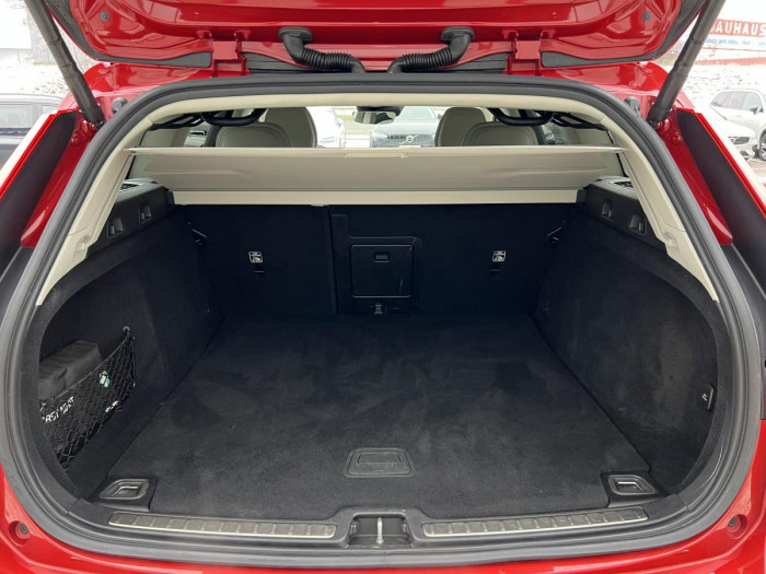 Volvo V60 CROSS COUNTRY D4 AWD Aut 1.maj 2.0 d