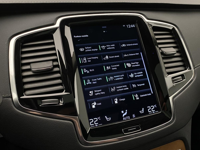 Volvo XC90 T8 AWD INSCRIPTION REZERVACE